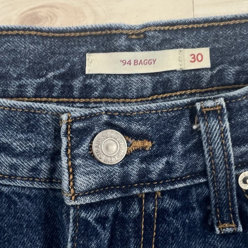 Levi's Straight Leg Jeans in Dark Blue Denim - Picture 2 of 9